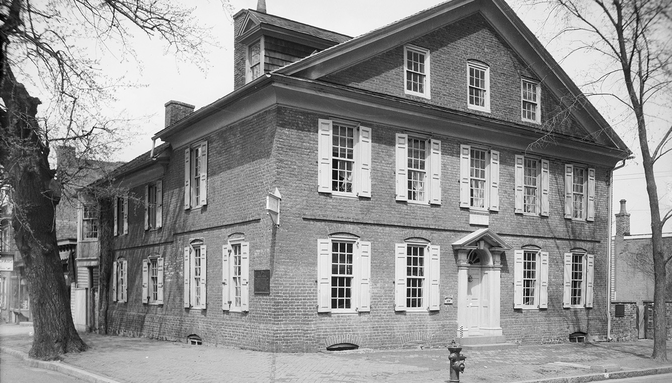Society of Colonial Wars in the State of Delaware: Sites & Monuments. Photo of Amstel House.
